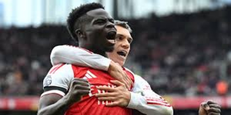 美国中卫特拉斯蒂闪耀英冠赛场，展现攻防全能能力-九游娱乐